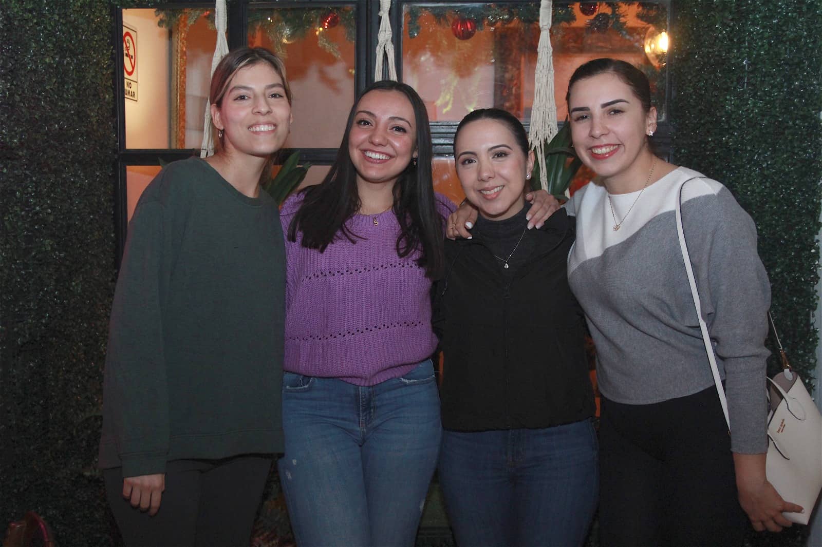 Amena tarde entre amigos en Casa Garmendia, Café y Churrería