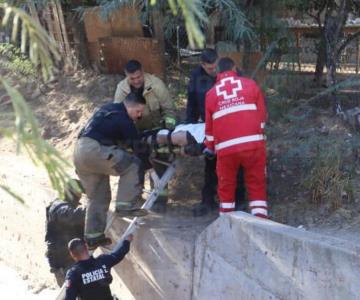 Hombre cae en canal pluvial y queda lesionado al sur de Hermosillo