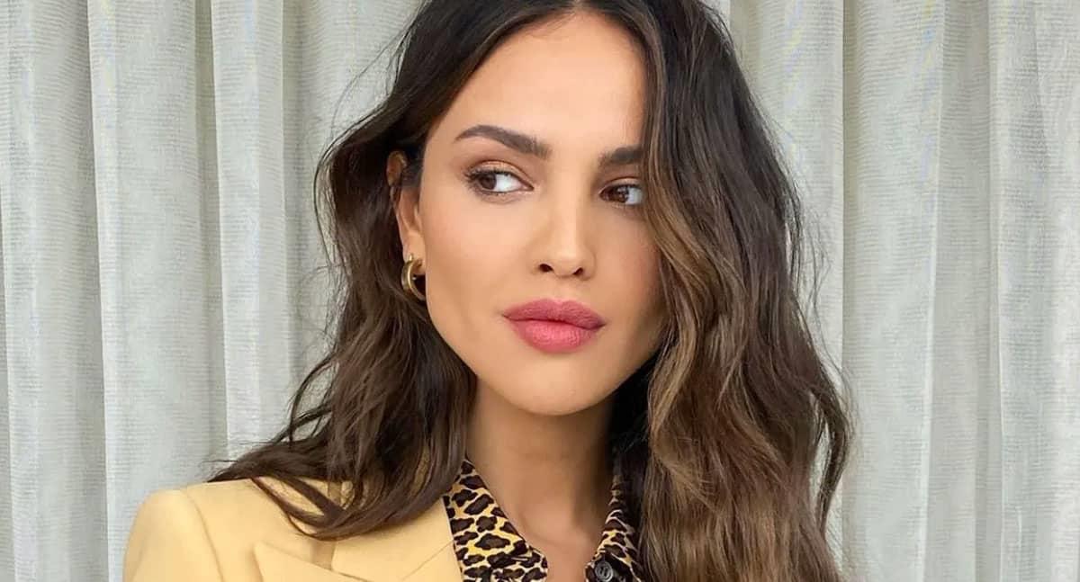 Eiza González asiste a fiesta previa a los Globos de Oro