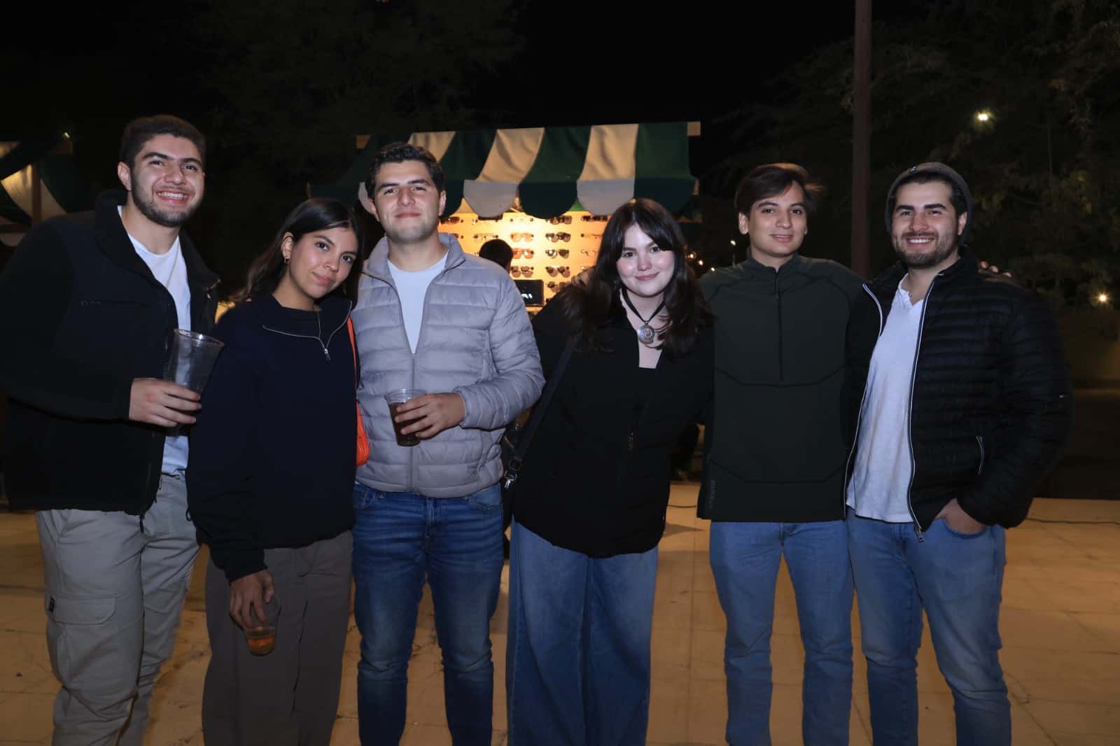 Pasan una agradable velada en Parque La Ruina