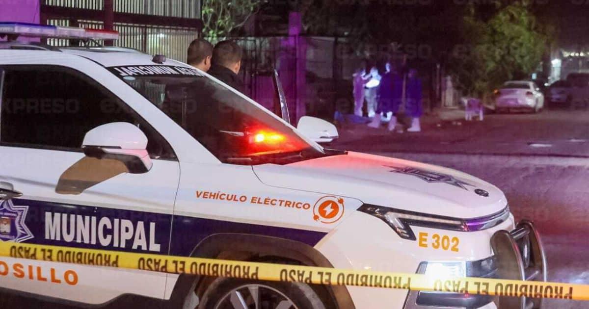 Buscan a hombre que asesinó a mujer en Villa Colonial; está identificado