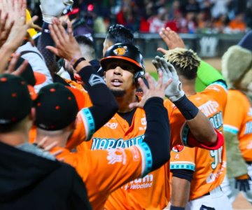 Naranjeros de Hermosillo pegan primero en la Serie Final de la LMP