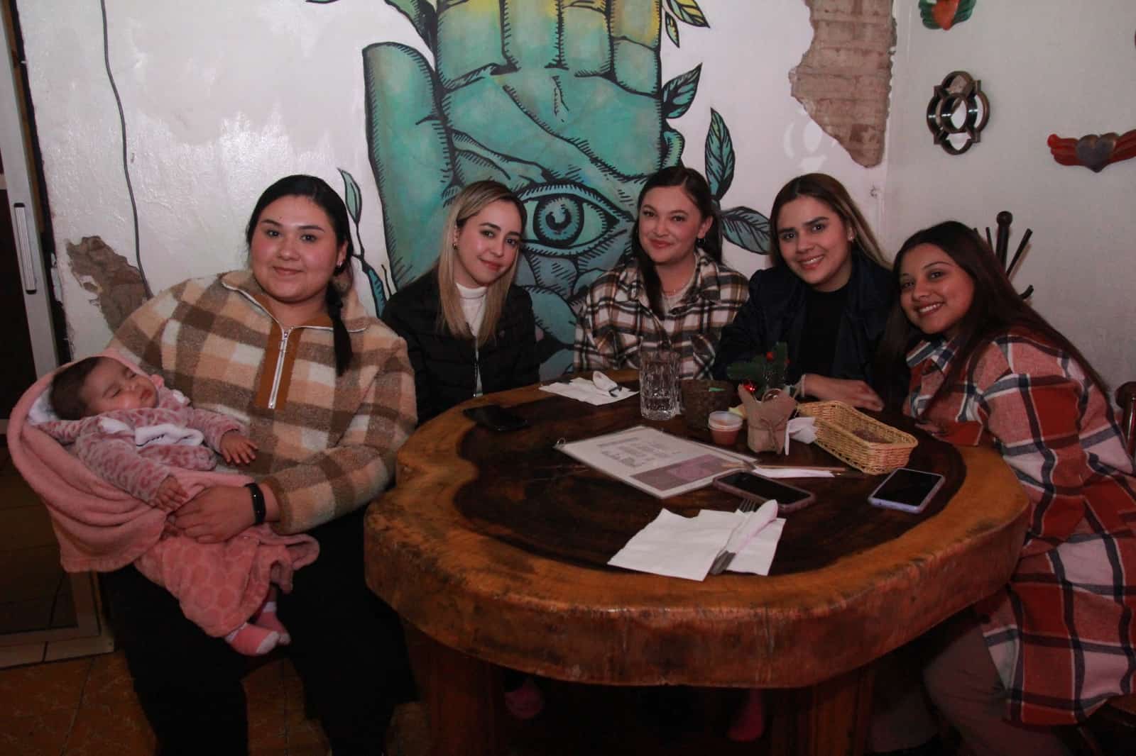 Comparten una velada especial en Casa Garmendia, Café y Churrería