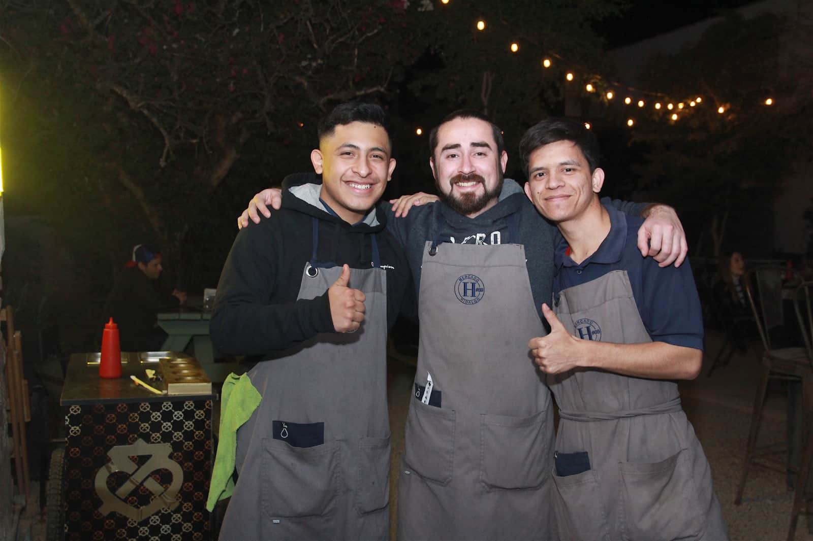 Amena cena con amigos en Mercado H69