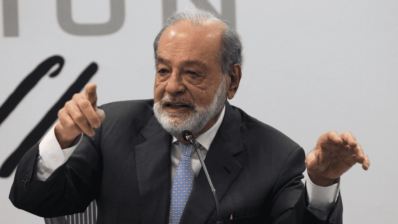 Carlos Slim critica manejo de empresas a cargo de las Fuerzas Armadas