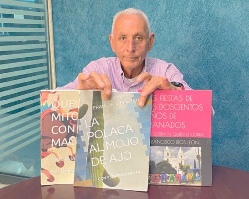 Francisco Ríos León plasma su vida en forma de libros