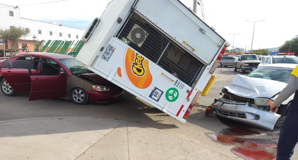 Carambola en la colonia Sahuaro deja dos personas lesionadas