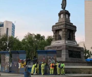 Blindan con vallas monumentos de la CDMX previo al 8M