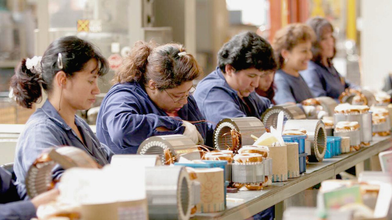 Despega participación laboral de las mujeres en una década