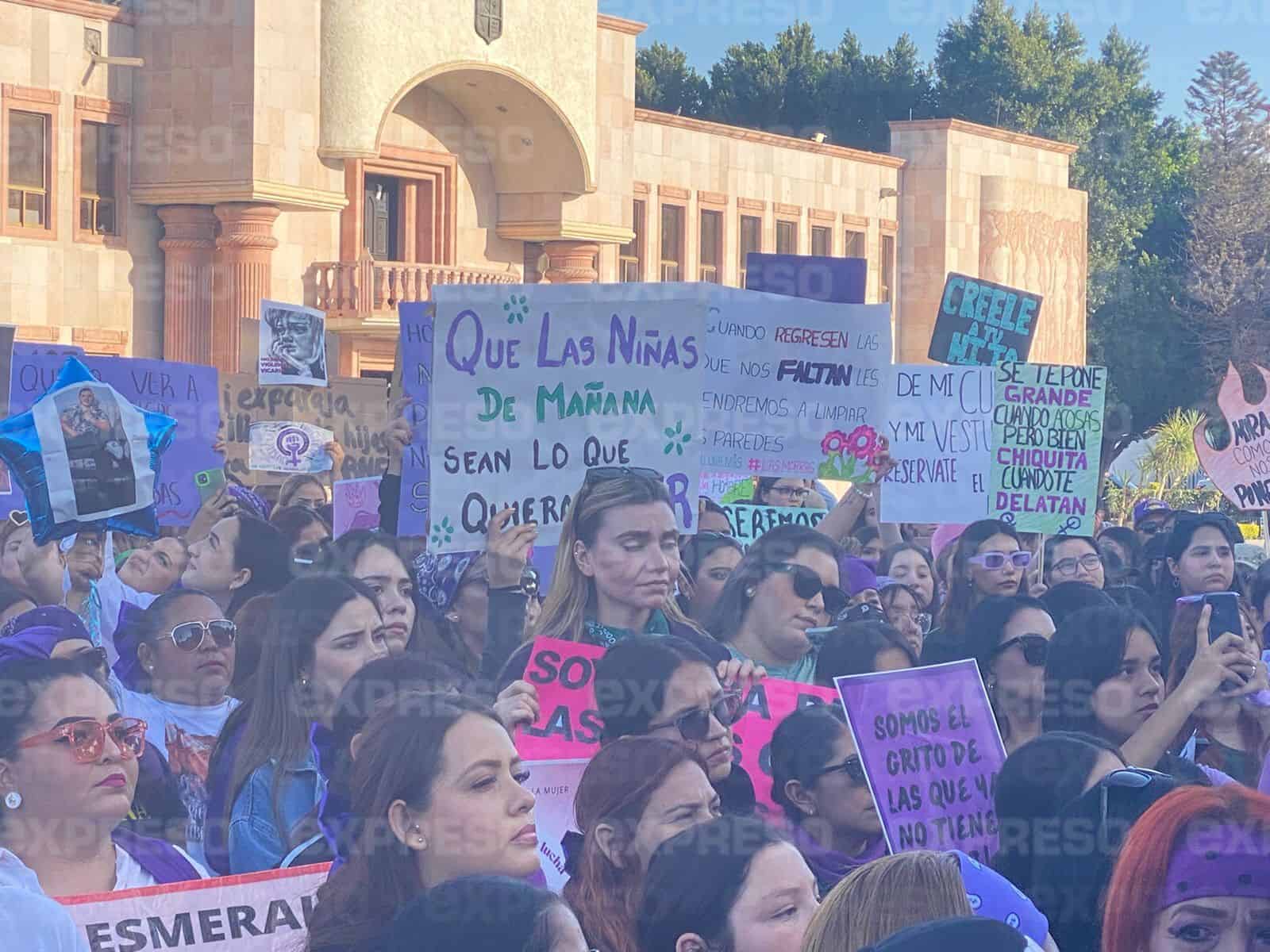 Mujeres en Sonora marchan por el 8M