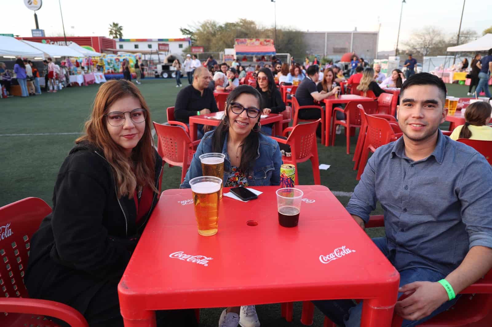 Una rica convivencia en el Pízza Fest