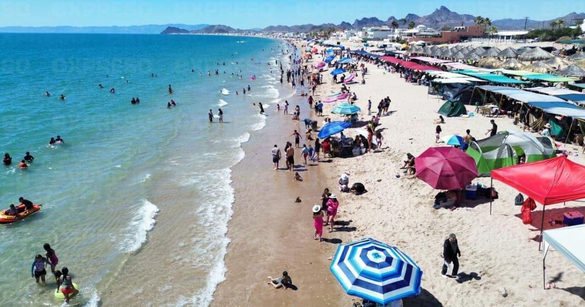 Miles de vacacionistas disfrutan la Semana Santa en Bahía de Kino