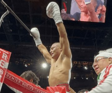 El Pitbull Cruz acaba con Rolly Romero y es nuevo campeón superligero AMB