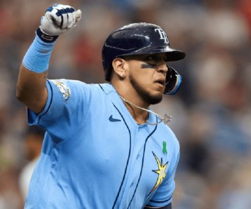 Isaac Paredes conecta su primer cuadrangular de la temporada en Grandes Ligas