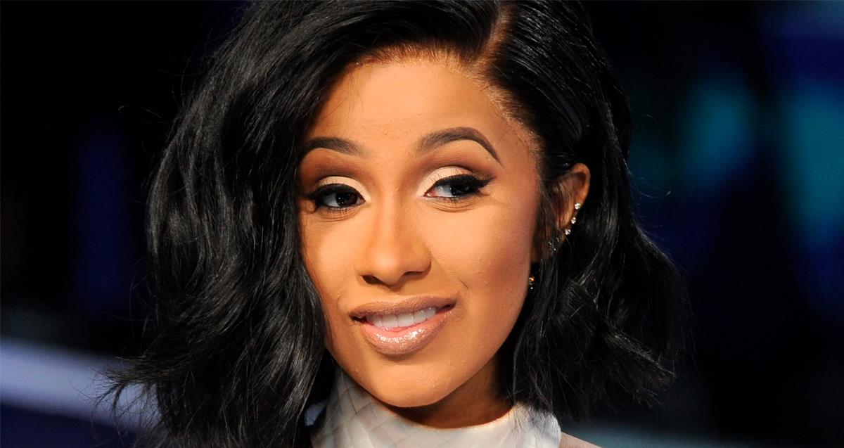 Cardi B explota contra quienes aseguran que es mexicana