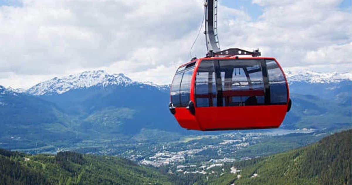 Duran 23 horas atrapados en teleférico en Turquía; muere una persona