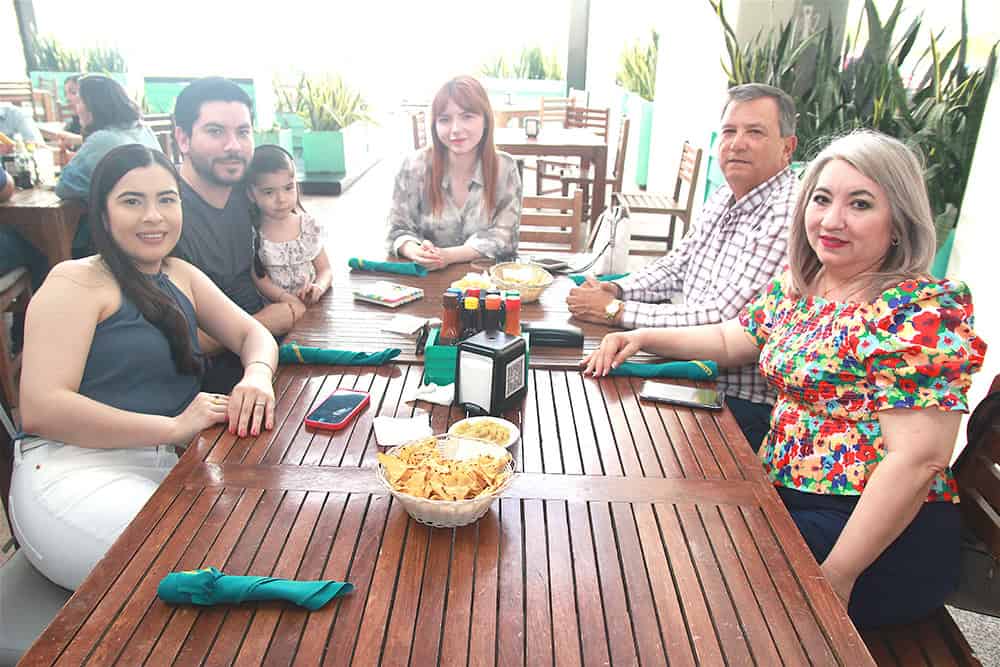 Pasan una refrescante convivencia en Cayomango