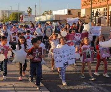 Hijos de madres y padres desaparecidos marchan en Hermosillo