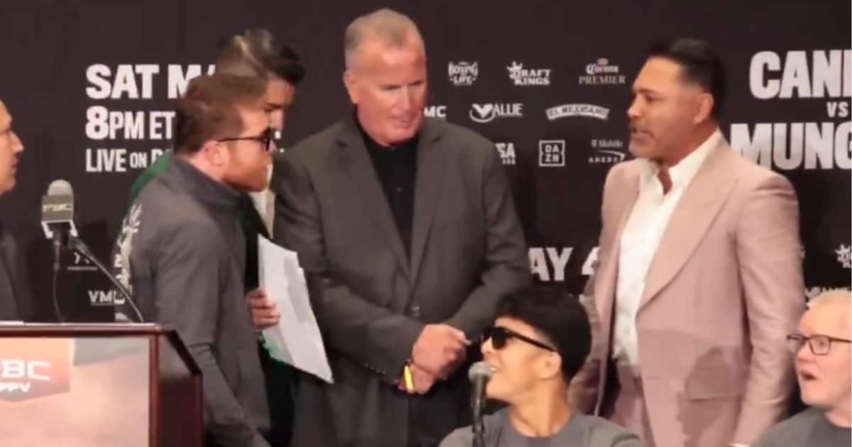 Canelo Álvarez y Óscar de la Hoya casi se van a los golpes en conferencia