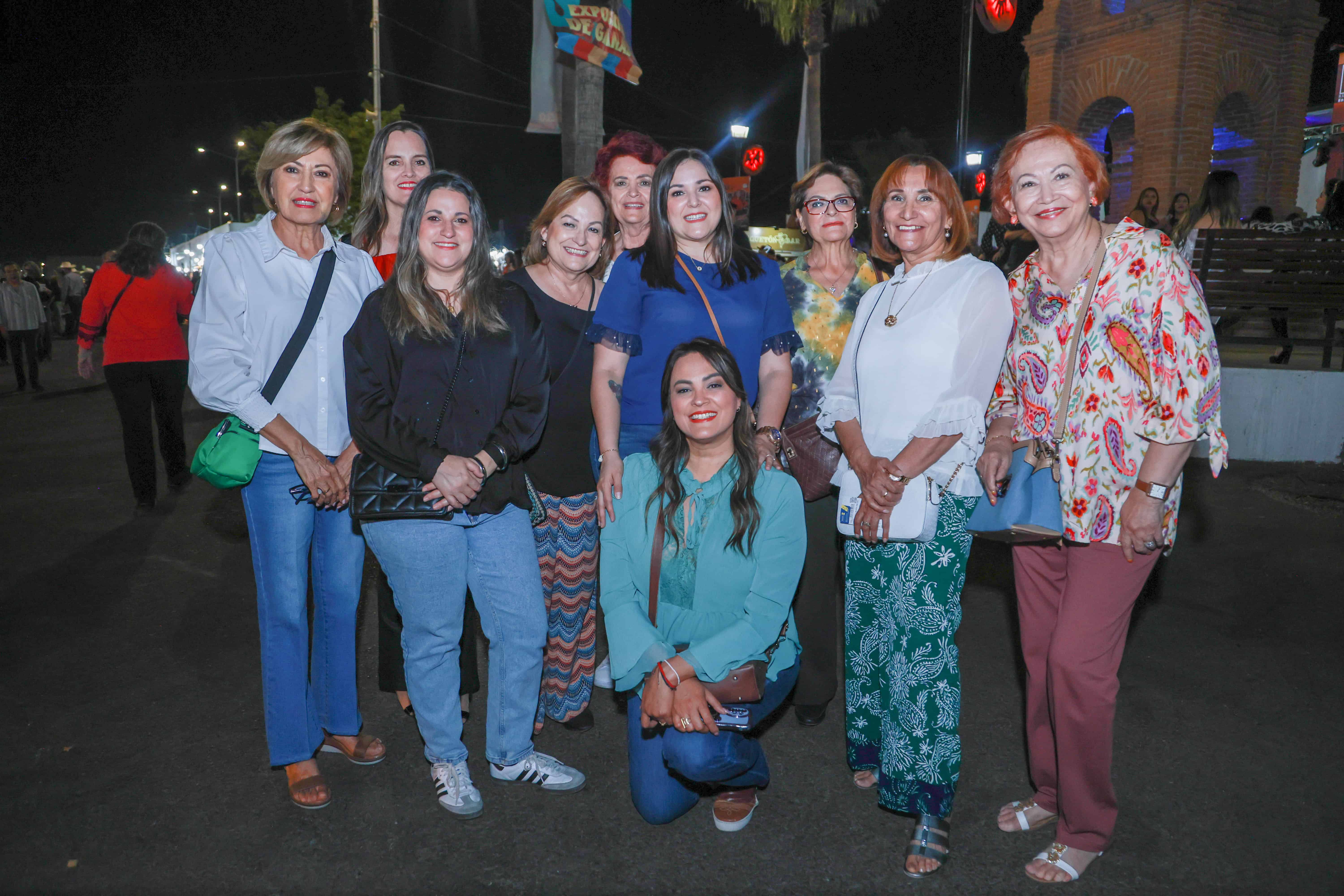 En el Palenque de la ExpoGan gozan de Emmanuel y Mijares