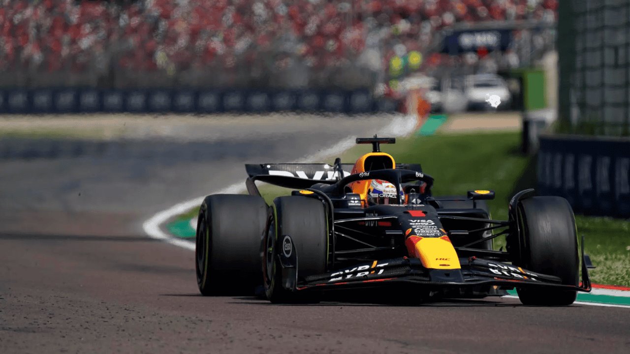 Gana Verstappen GP de Emilia-Romaña; Checo termina en octavo puesto