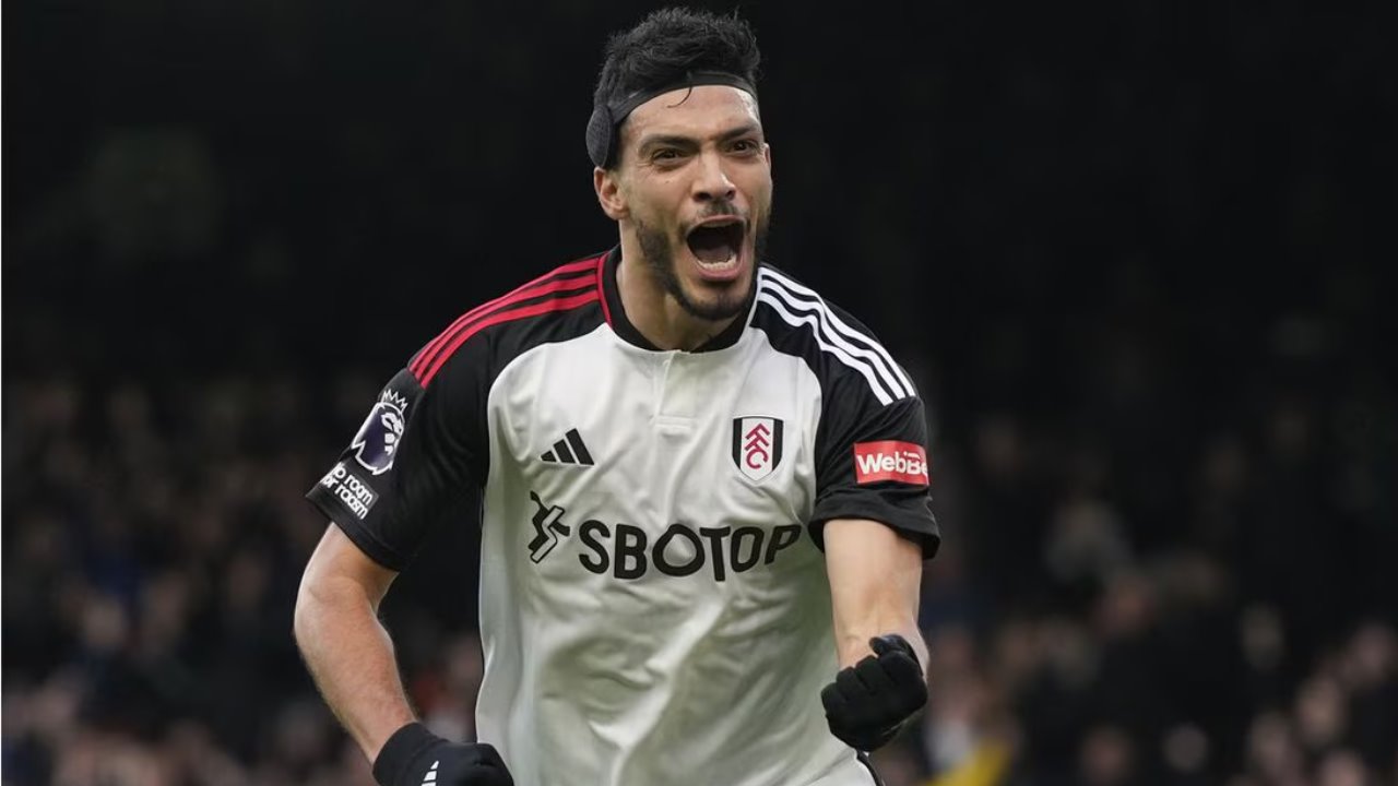 Raúl Jiménez anota doblete con el Fulham y supera marca del Chicharito