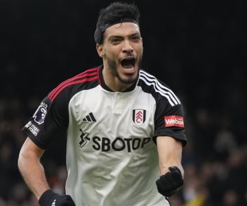 Raúl Jiménez anota doblete con el Fulham y supera marca del Chicharito