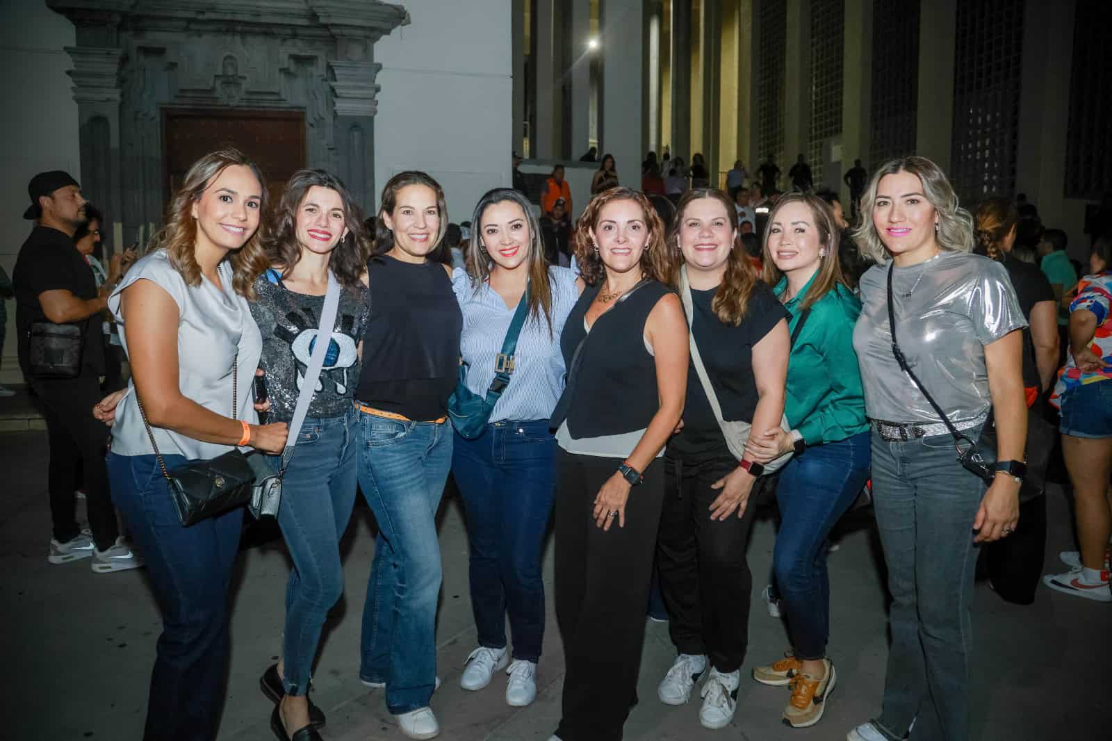 Viajan a los 90s en las Fiestas del Pitic