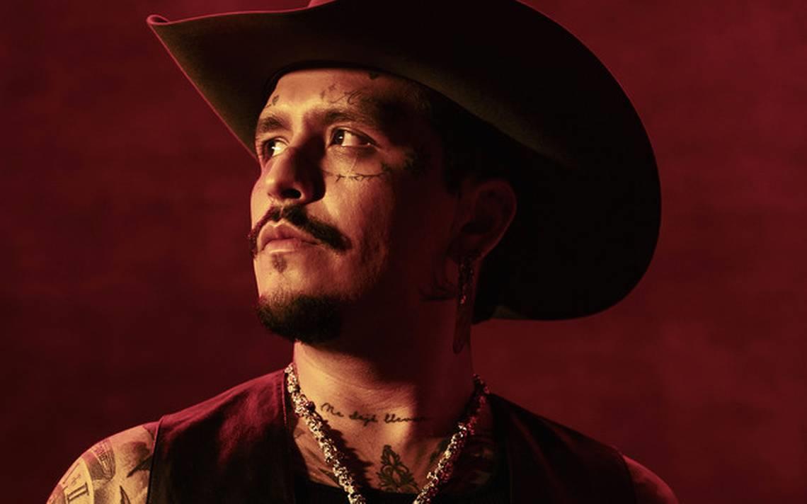 Universal Music demanda a Christian Nodal por falsificación de documentos