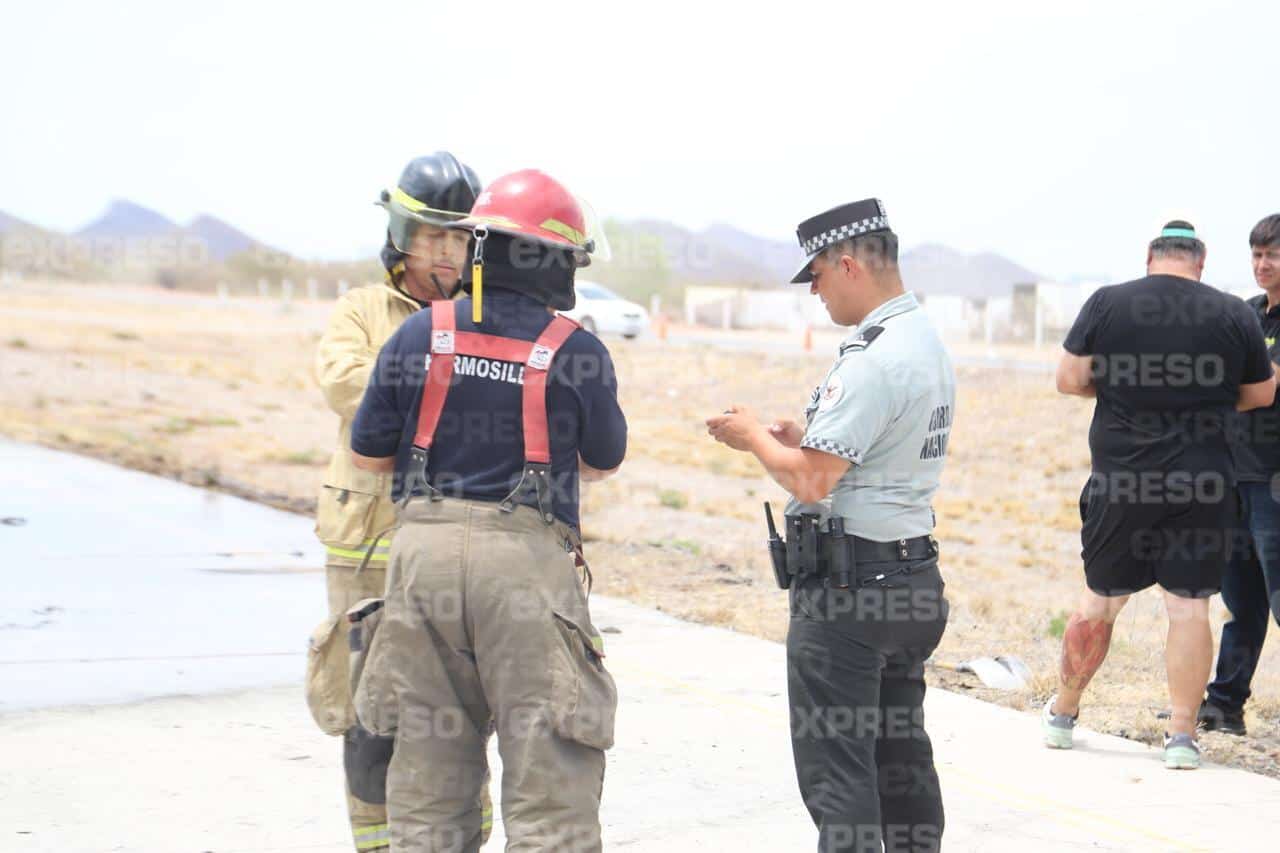 Cabina de trailer se convierte en cenizas en carretera Hermosillo-Guaymas