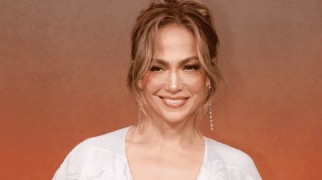 Tras rumores de divorcio, Jennifer Lopez luce anillo de bodas