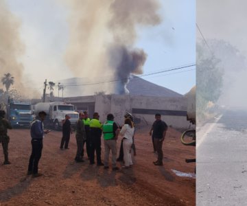 Cuerpos de emergencia trabajan en incendio forestal de Guaymas