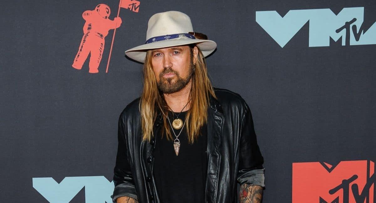 Billy Ray acusó a su exesposa de gastar casi 100 mil dólares de su cuenta