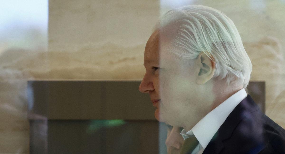 Julian Assange llega a las Islas Marianas para formalizar acuerdo con EU