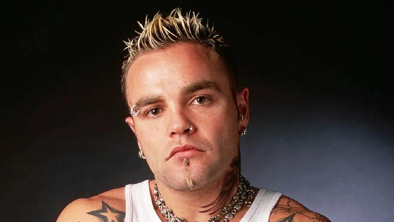 Muere Shifty Shellshock, líder de la banda Crazy Town, tenía 49 años