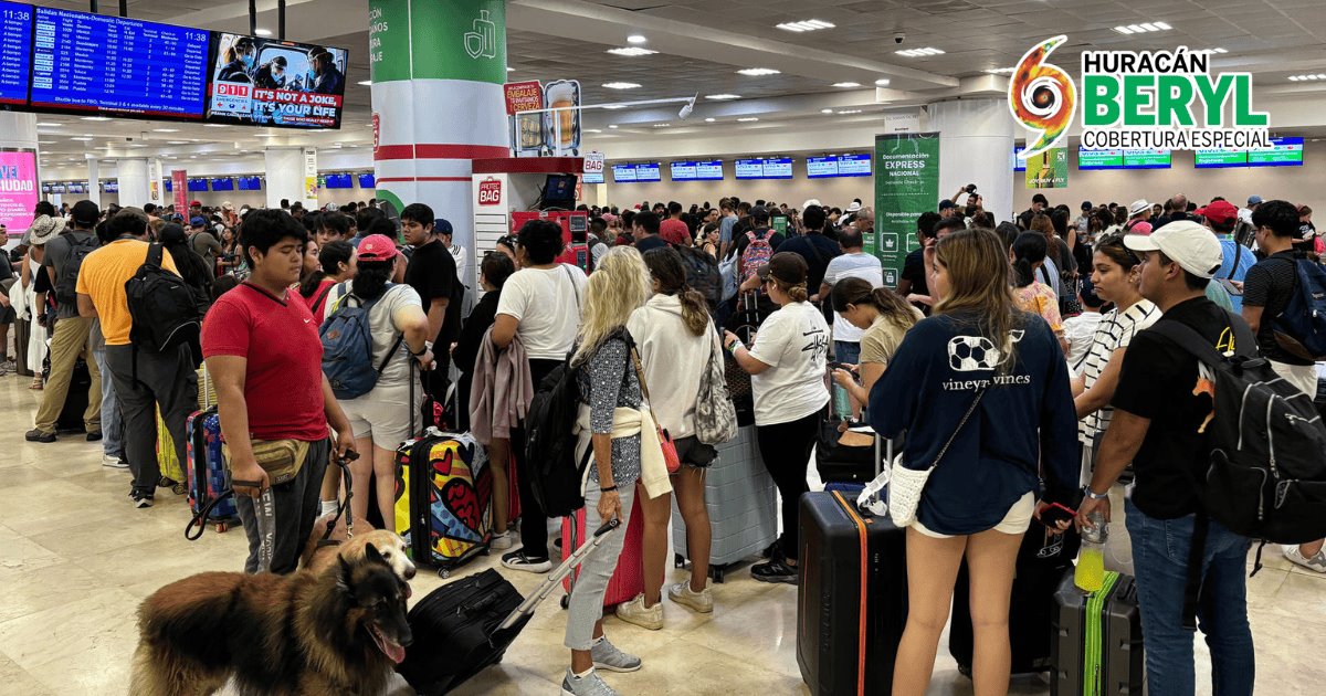 Pasajeros saturan aeropuertos de Quintana Roo por huracán Beryl