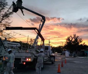 Restablecen al 93% energía eléctrica a afectados por Beryl