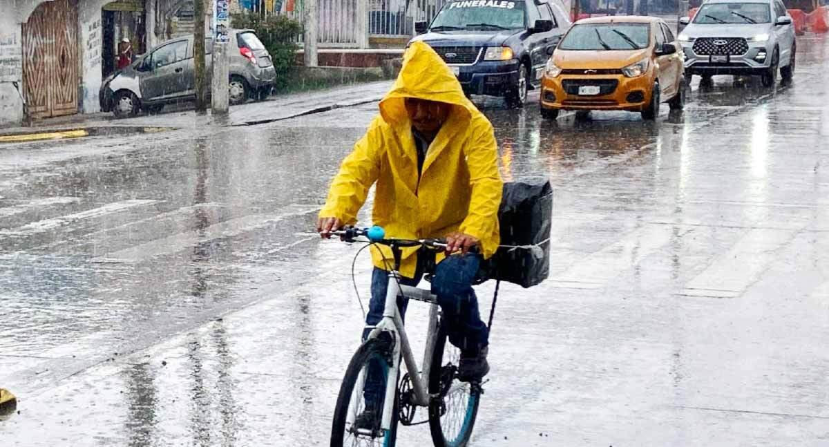 Onda tropical número 8 traerá lluvias intensas en México