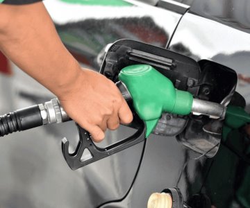 Precios de la gasolina en México dependen de factores políticos mundiales