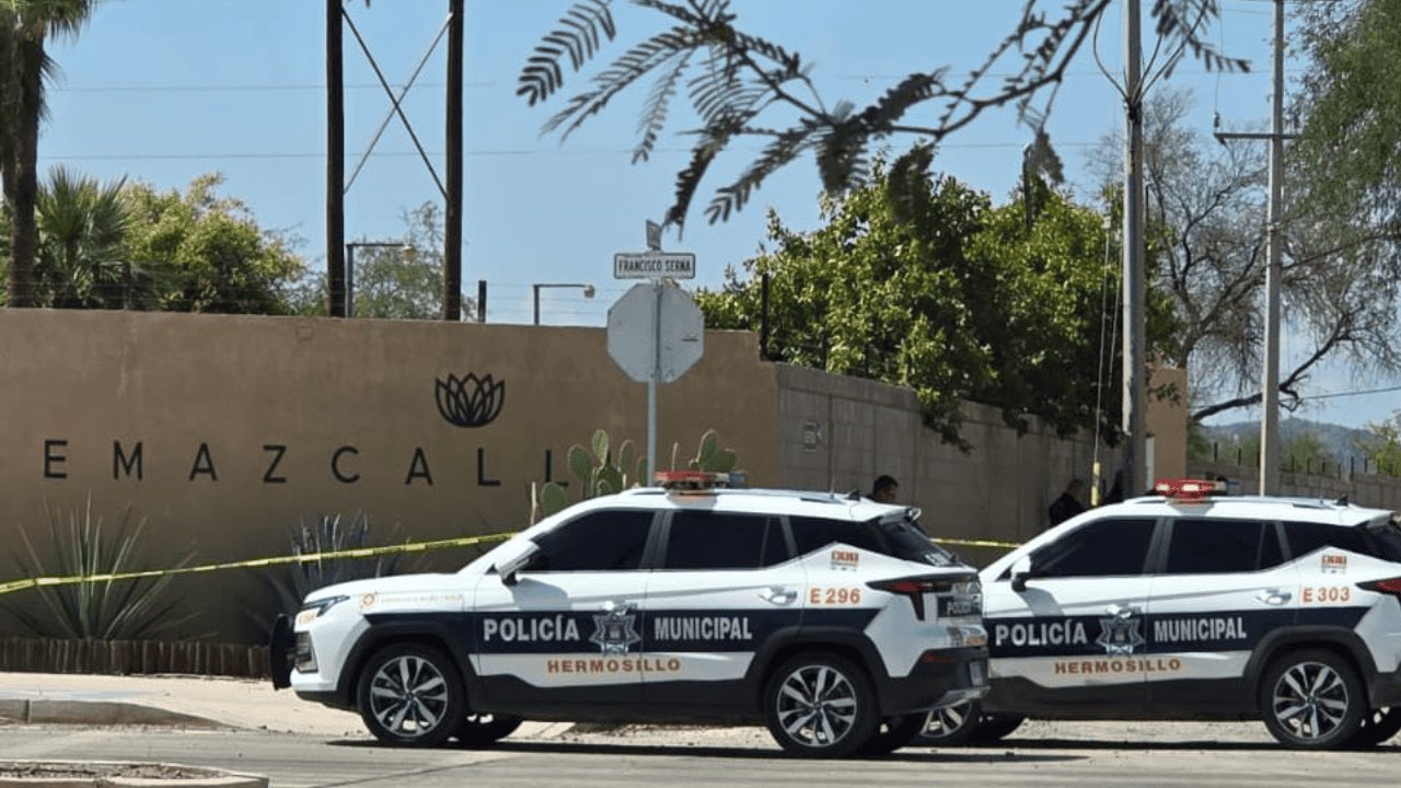 Localizan a hombre sin vida al interior de un auto en la colonia La Manga