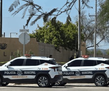 Localizan a hombre sin vida al interior de un auto en la colonia La Manga