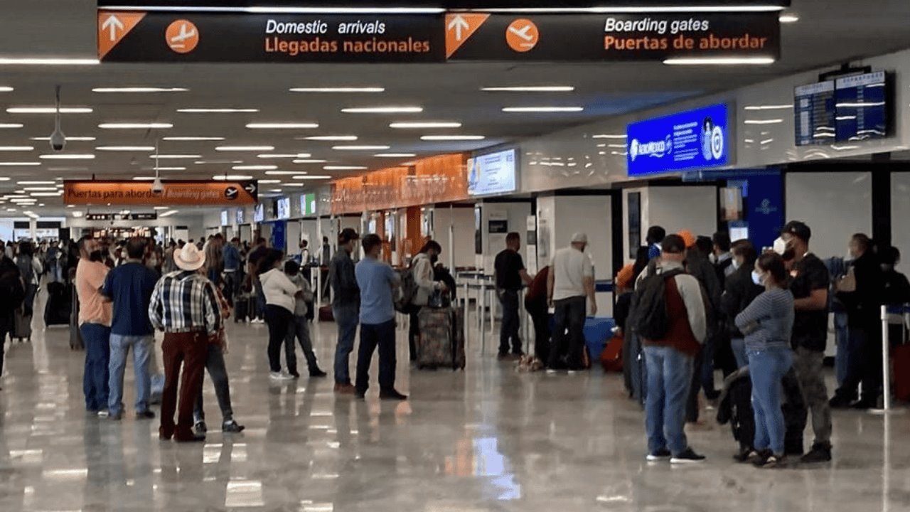 Aeropuerto de Guadalajara en caos por apagón informático