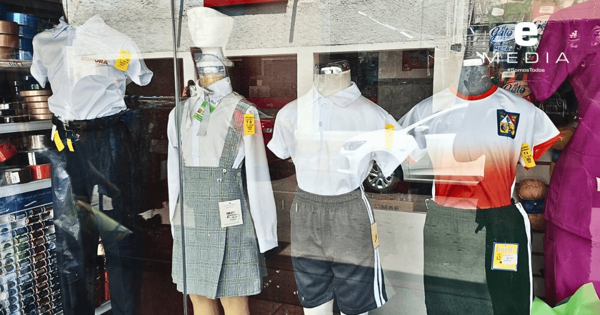 Uniformes escolares ya se ven a la venta en el Centro de Hermosillo