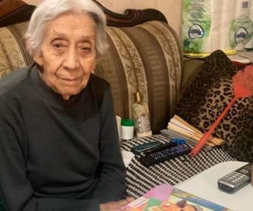 Si Dios me da licencia, le sigo, Adela, de 94 años, termina la secundaria