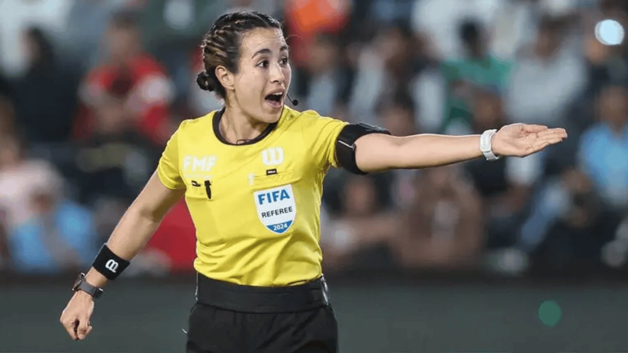 Árbitro mexicana Katia Itzel debuta en Juegos Olímpicos 2024