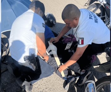 Motociclista es atendido tras accidentarse en Paseo de las Margaritas