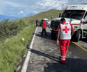 Choque múltiple en la carretera Ímuris-Cananea deja tres lesionados