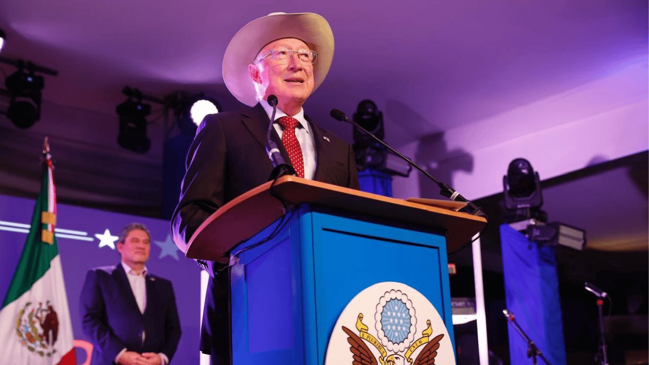 Trabajamos con máximo respeto a la soberanía de México: Ken Salazar