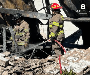 Bomberos trabajaron más de 5 horas para liquidar incendio en bodega