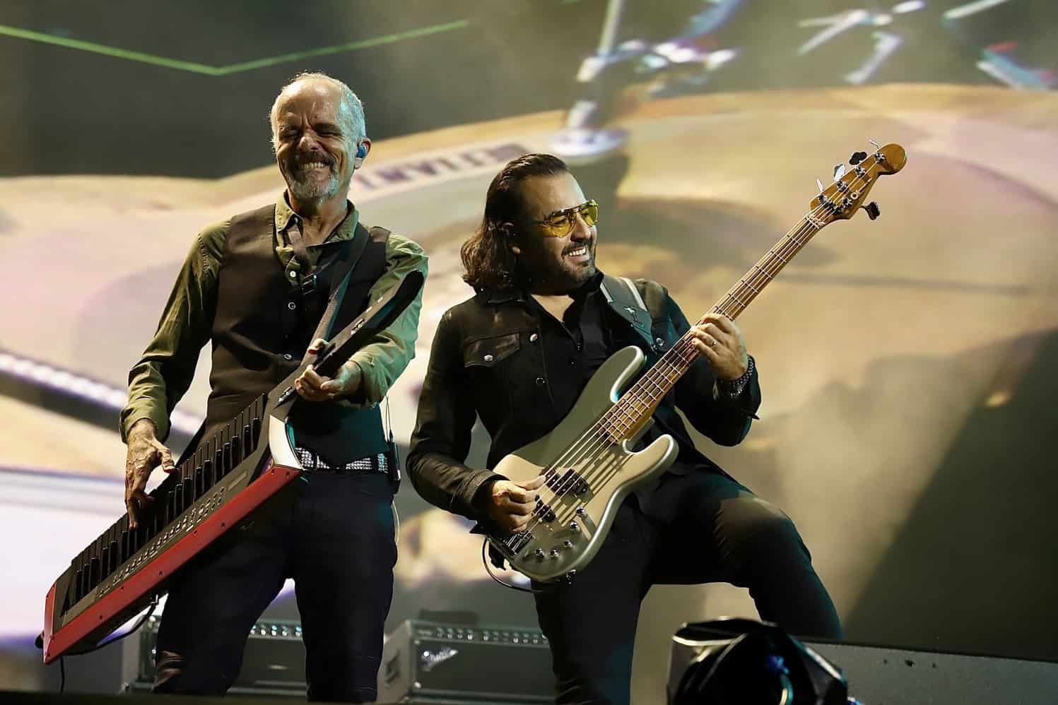 ¡Incomparables! Caifanes reúne a generaciones en el Estadio GNP